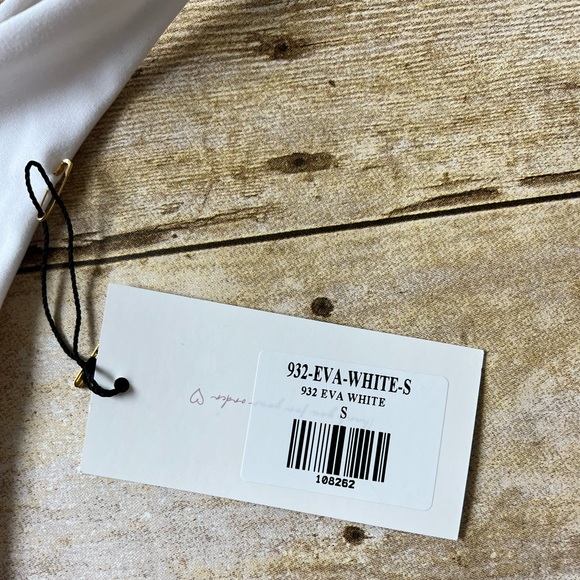 NWT CSB SERENITY EVA CROP IN WHITE - Picture 9 of 11